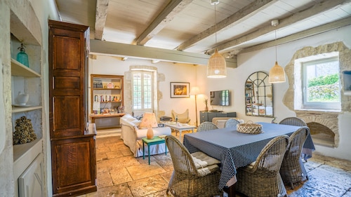 Beautiful Old Bastide with private pool and heated Nordic bath, near Montcuq