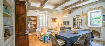 Beautiful Old Bastide with private pool and heated Nordic bath, near Montcuq