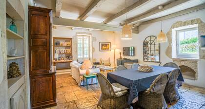Beautiful Old Bastide with private pool and heated Nordic bath, near Montcuq