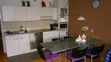 Fridge, microwave, dishwasher, coffee/tea maker