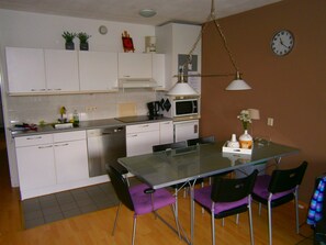 Fridge, microwave, dishwasher, coffee/tea maker - Nice apartment in Callantsoog 400m to the sea, south-facing balcony, elevator, sauna, WiFi (Callantsoog)