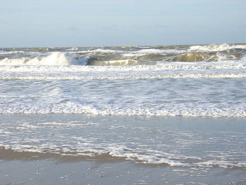 Nice apartment in Callantsoog 400m to the sea, south-facing balcony, elevator, sauna, WiFi