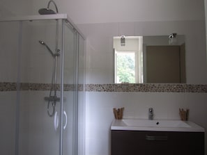Shower, hair dryer - Studio:400M sea lake and centers city, 800 m sea, direct access cycle track. (Vieux-Boucau-Les-Bains)