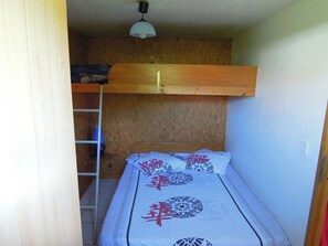 2 bedrooms, iron/ironing board, cribs/infant beds, wheelchair access