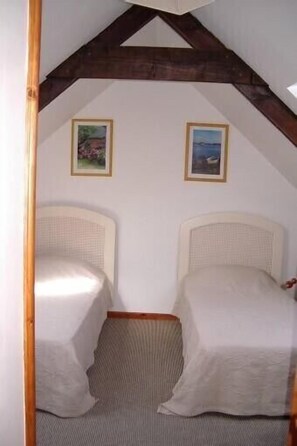 3 bedrooms, iron/ironing board, free WiFi