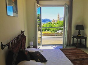 3 chambres, fer et planche à repasser, Wi-Fi gratuit, draps fournis