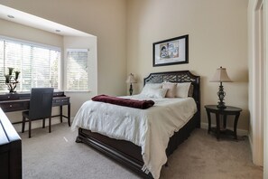 2 quartos, escrivaninha, ferros/tábuas de passar roupa, Wi-Fi