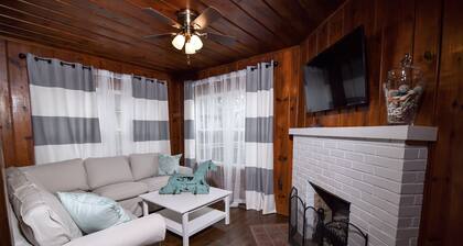 Stay at Spa City Cottage!