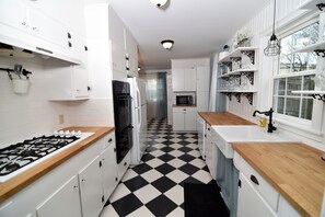 Fridge, microwave, oven, stovetop - Stay at Spa City Cottage! (Hot Springs)