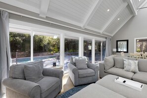 Smart TV, video games, table tennis, books - Beautiful 3rd Row Palmetto Dunes House w/ Direct Beach Path Access (Hilton Head Island)