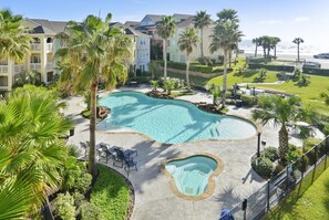 屋外プール、温水プール