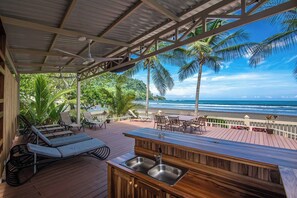 Terrace/patio - Casa Rio Mar Luxury Villas 6 & 7, Ocean Front Villas, Nicest Part of Jaco Beach! (Jaco)