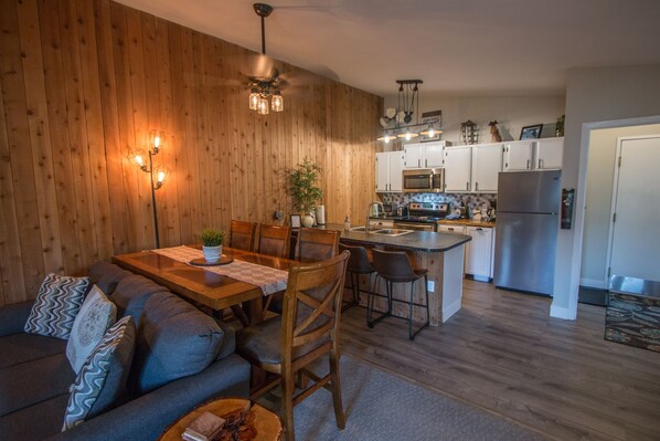 Smart TV, fireplace, DVD player, table football