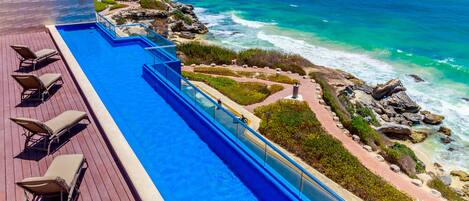 حمّام سباحة خارجي