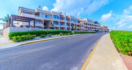 Luxury two bedroom ocean front condo at Isla 33