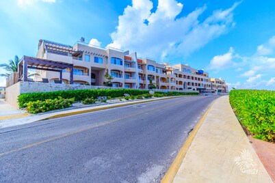 Luxury two bedroom ocean front condo at Isla 33