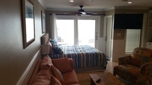 熨斗/熨衫板、Wi-Fi、床單