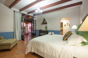 2 quartos, ferros/tábuas de passar roupa, Wi-Fi, roupa de cama