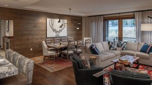 Télévision, cheminée, espaces bureaux