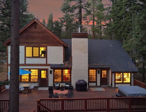Large Home/Tahoe City/next To Nordic Trails, Lake And Resorts