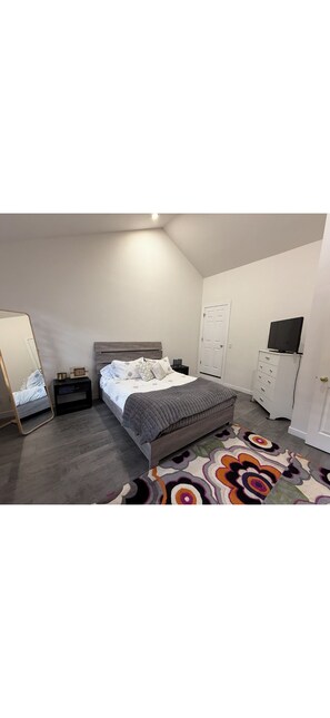 4 bedrooms, travel cot, free WiFi, bed sheets