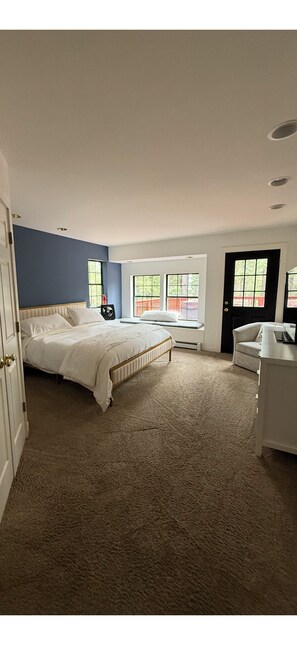 4 habitaciones, cuna de viaje, wifi gratis y ropa de cama