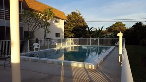 حمّام سباحة خارجي