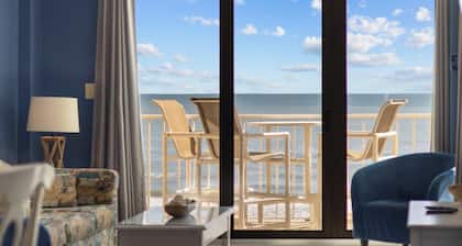 Beautiful Ocean Front Condo - Réservation 2019!