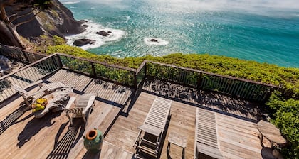 Oceanfront Lomakoti - upeat näkymät; Poreamme; Wi-Fi.