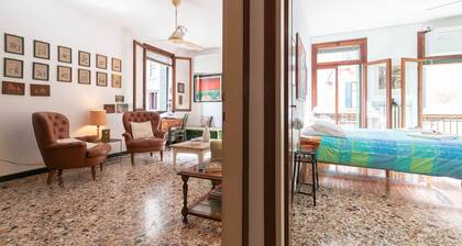 Venice San Polo with Overlooking on Grand Canal