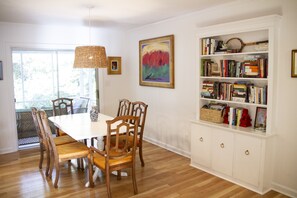 Dining - Trendy 3 Bedroom 2 Bathroom In Historic Village - Walk To Everything (Pinehurst)