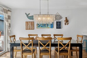 Dining - Beautiful beach house 1 house from the sand, AC, Parking, Bikes, and Beach Gear! (Newport Beach)