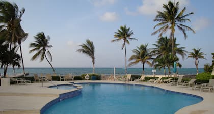 37 pasos para el océano! Tranquilo, con vista al mar, playa sin multitudes