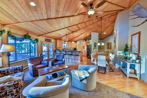 Smart TV, chimenea, tenis de mesa y libros 