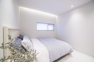 Family Room | Soundproofing, free WiFi