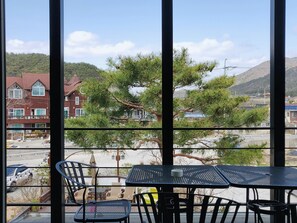 Duplex (201 Kino) | Terrace/patio - Praha Pension (Gyeongju)