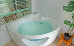 Duplex (203 Blanc) | Bathroom - Praha Pension (Gyeongju)