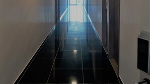 Hallway - Mr Hotel (Yumbo)