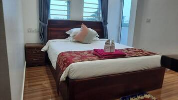 Deluxe Double Room, Balcony | Premium bedding, down duvets, minibar, desk