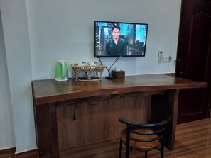Premium bedding, down duvets, minibar, desk - Realkhom Homestay (Siem Reap)