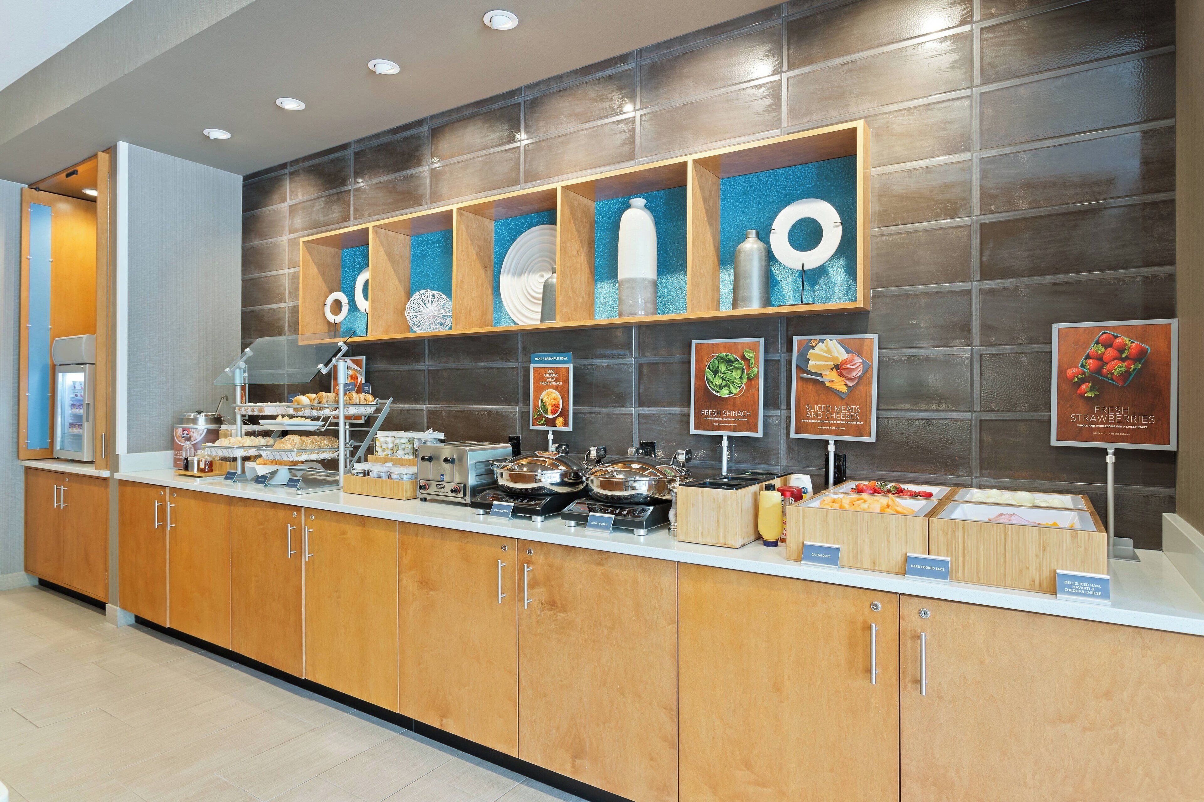 free daily continental breakfast