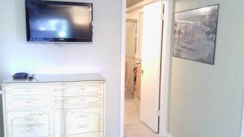 Suite Comfort, 1 Tempat Tidur Queen, Bebas Asap Rokok | Tirai kedap cahaya, Wi-Fi gratis, dan seprai linen