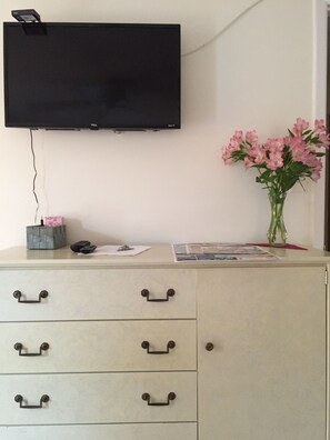 Blackout curtains, free WiFi, bed sheets - Close to Siesta Key (Sarasota)