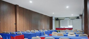 OYO 308 Grand Pacifik Hotel