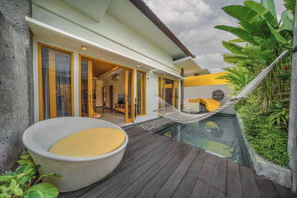 Indoor pool - La Mira Villa Seminyak by Ini Vie Hospitality (Kerobokan)