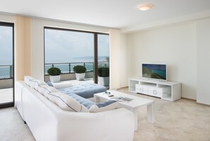 Deluxe Apartment, Balcony, Sea View | Living area | Flat-screen TV - Calithea Complex (Kavarna)
