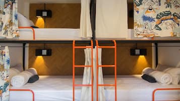 4-Bed Mixed Dormitory | Wi-Fi gratuit, draps fournis