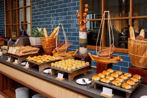 Free daily buffet breakfast  - The Pearl Hội An (Da Nang)