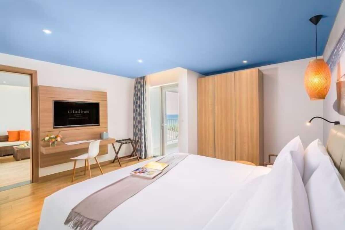 1 bedroom, in-room safe, desk, laptop workspace