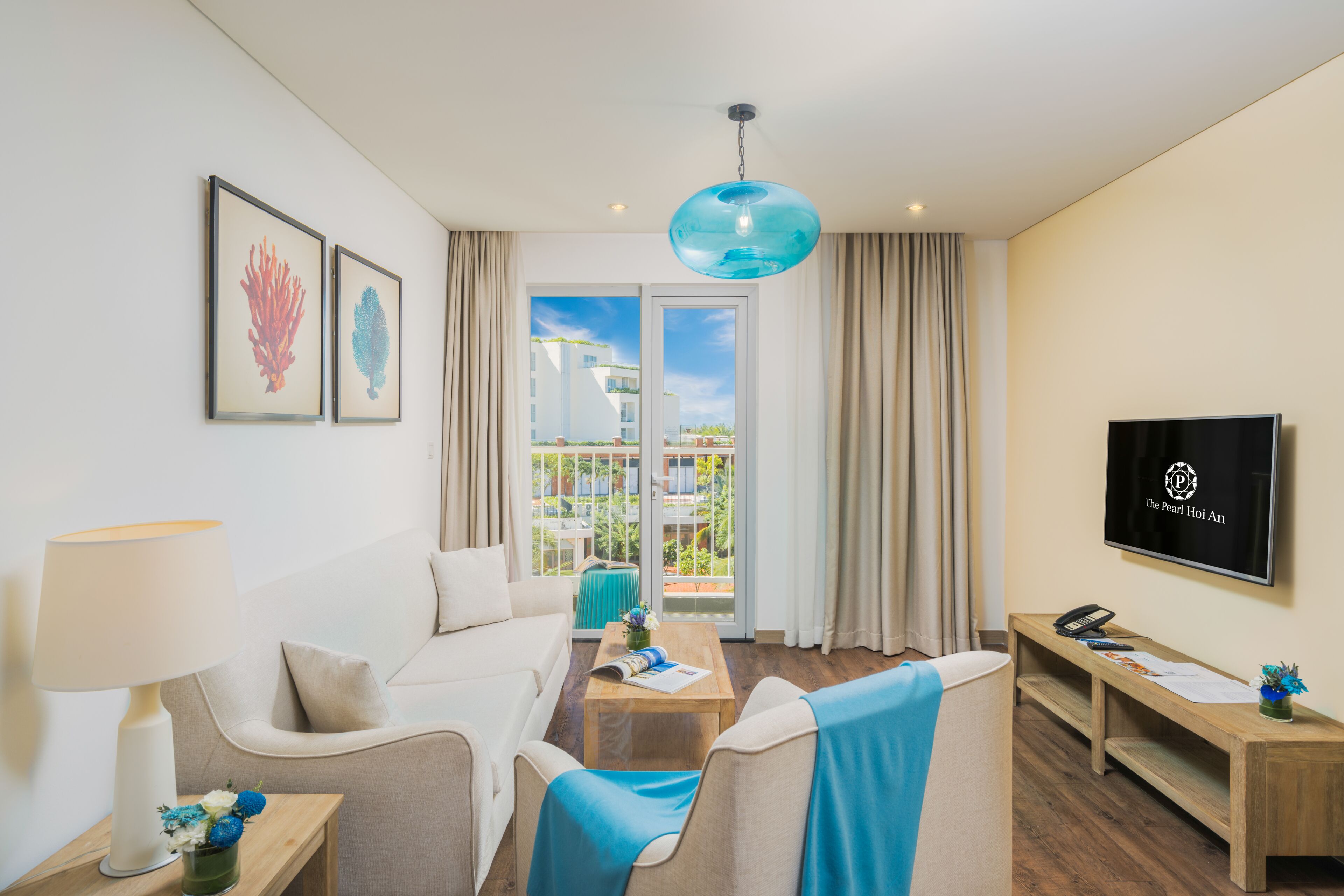 40-inch TV with digital channels